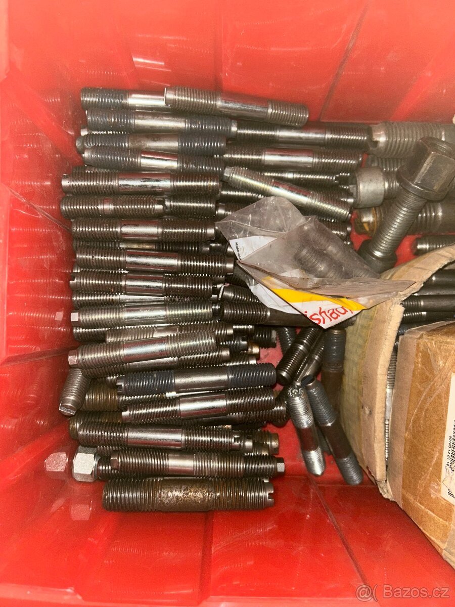 Spojovací materiál Šrouby,matky.. nové m8-m30 - 8