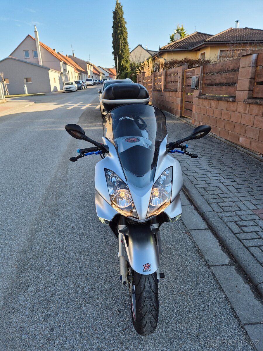Honda VFR 800 - 8