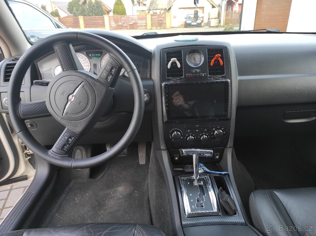 Chrysler 300C 5,7 Hemi - 8