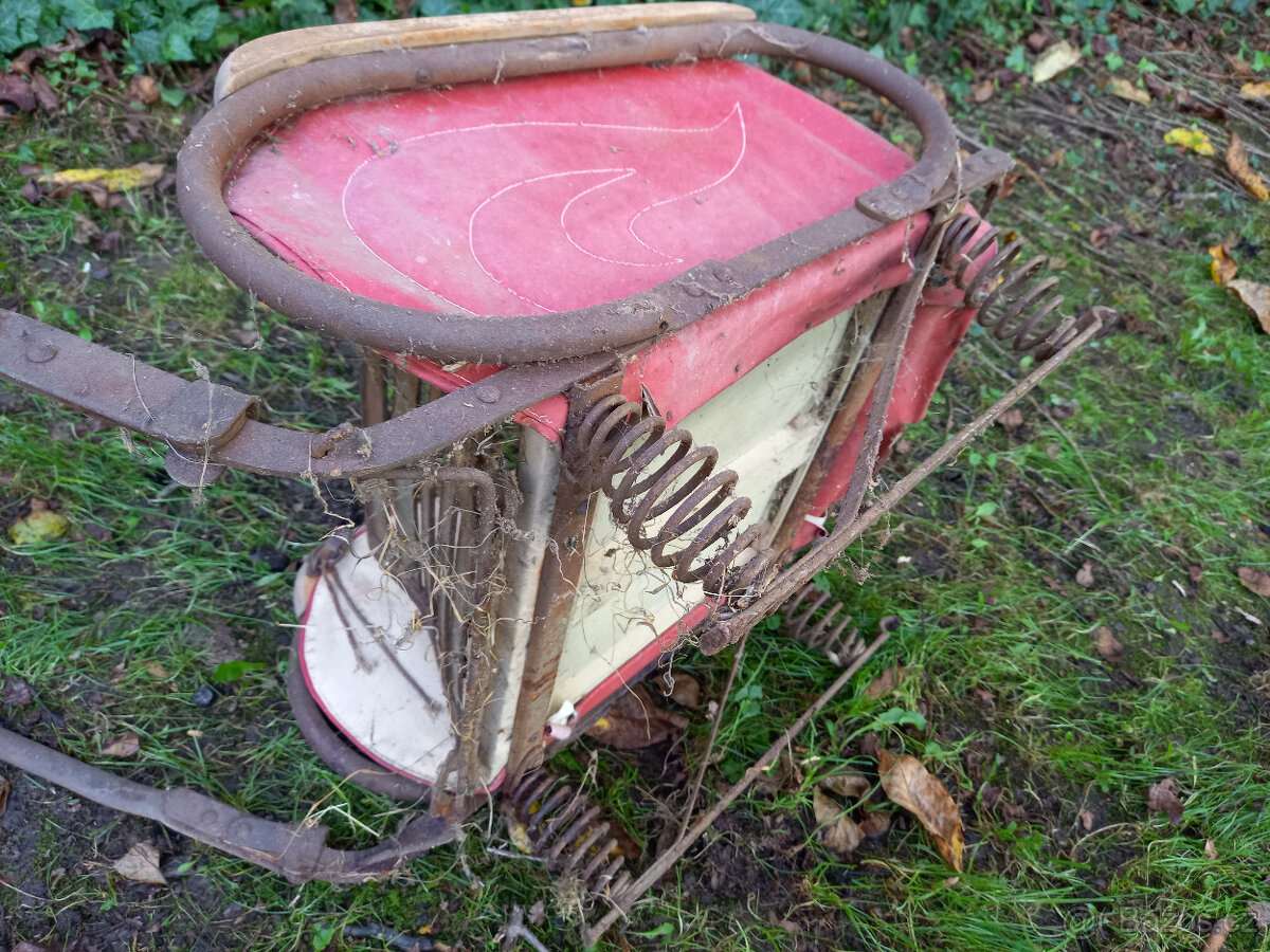 Starožitný kočárek - 8