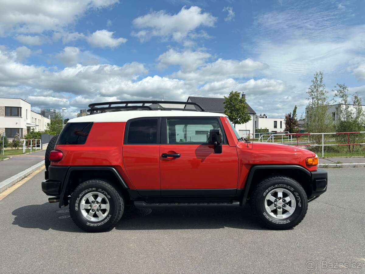 Toyota FJ Cruiser - 8