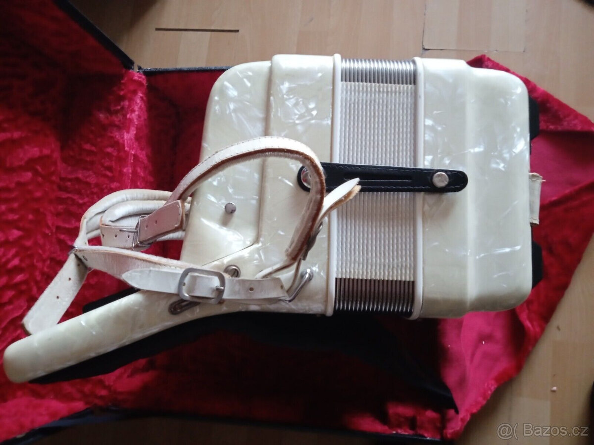 Akordeon GUERRINI FOLK 120 basů, 1315 registrů, kufr - 8