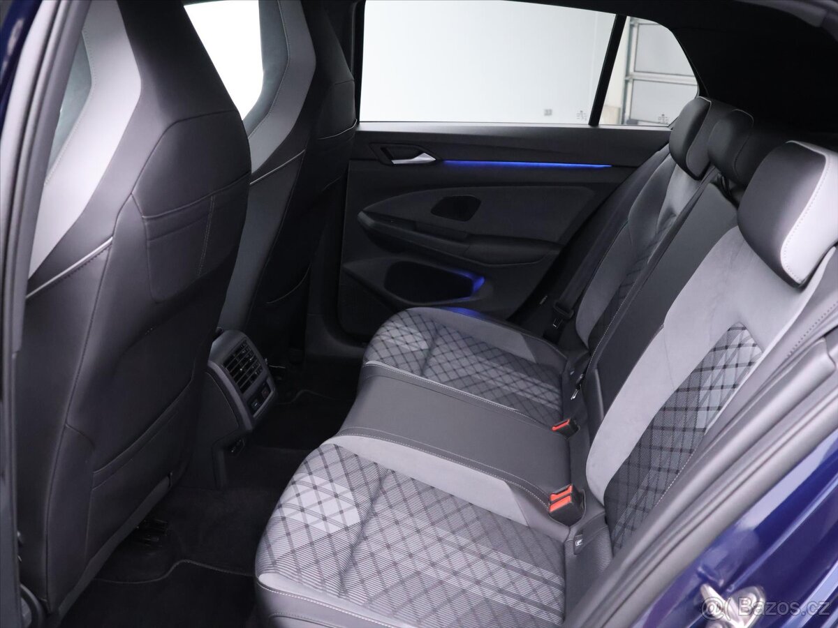 Volkswagen Golf 1,5 eTSI 110kW DSG R-Line LED (2020) - 8