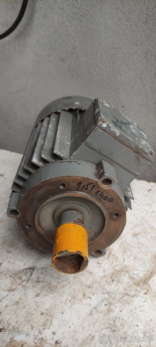 elektromotor přírubový 380V/1,5kw/1410ot./min - 8