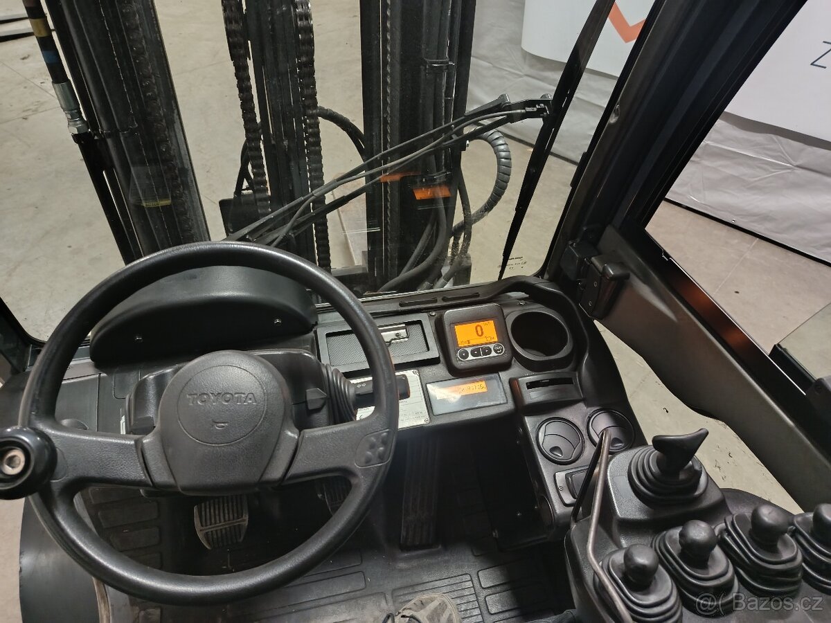 Toyota Dieselový VZV 02-8FDF20 teleskopické vidlice - 8