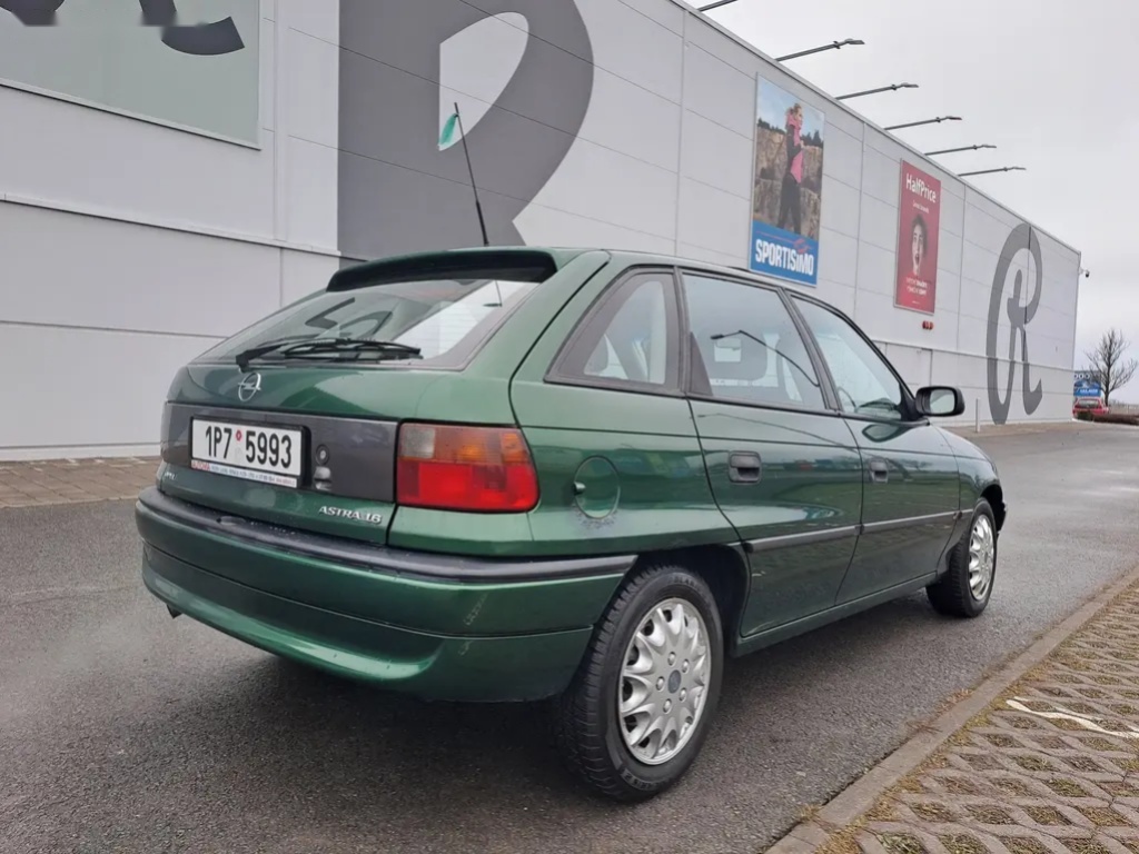 Opel Astra, 1.6i 2.MAJ JIŽ REZERVACE - 8