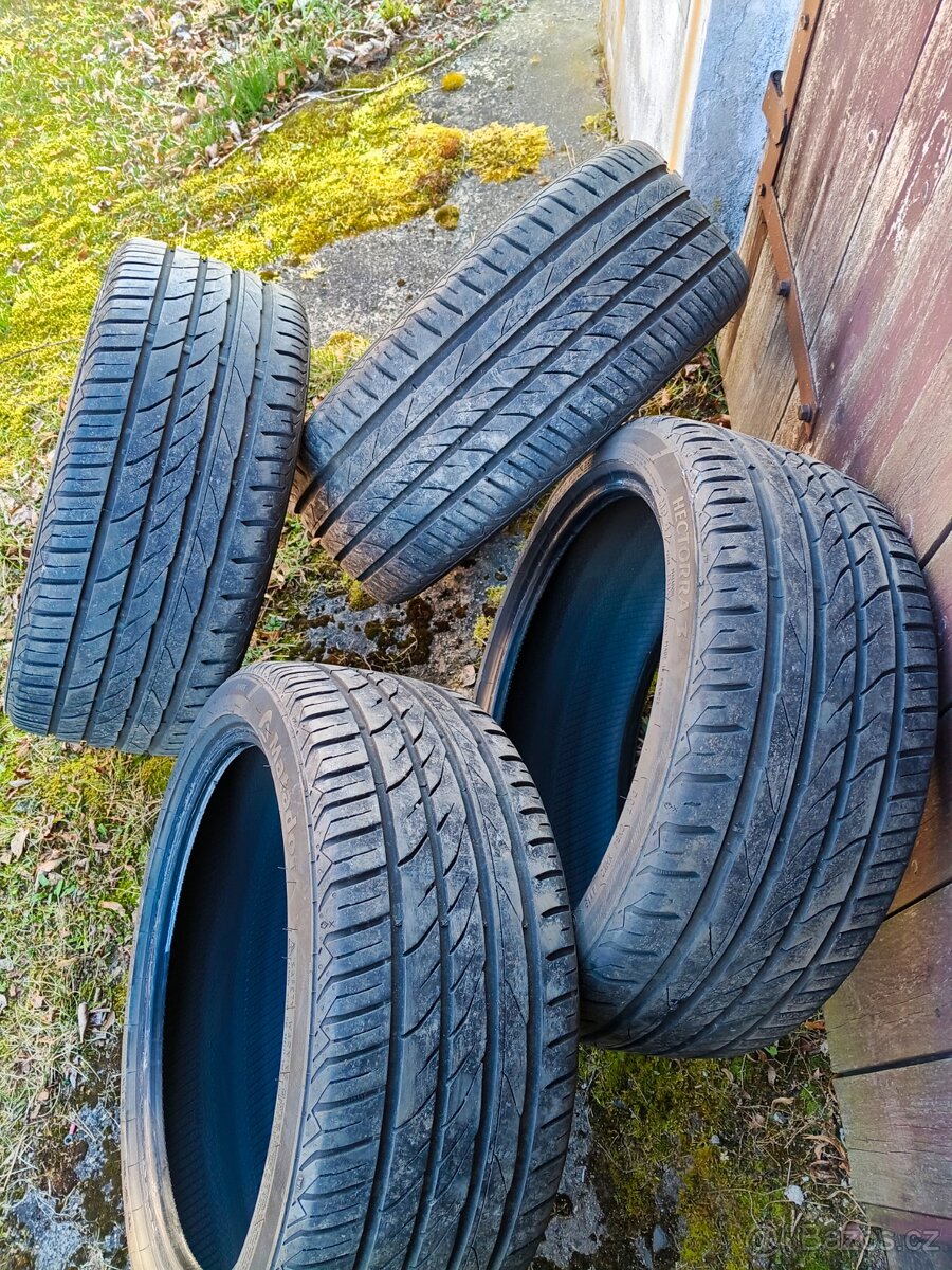 215/40R17 - 8