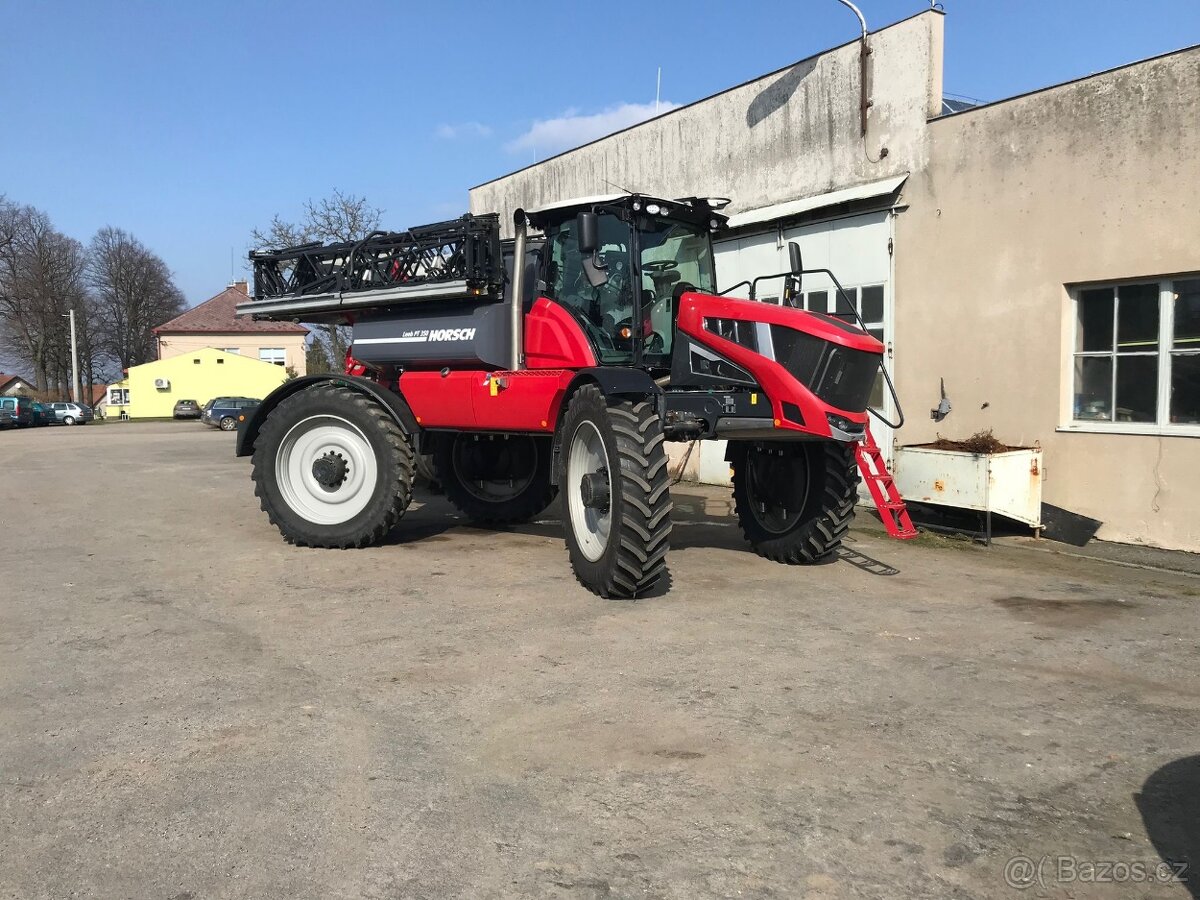 Samojízdný postřikovač HORSCH Leeb PT 350 - 8