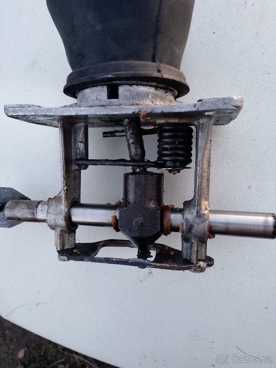 Škoda 125L 130L Rapid kulisa řazení 5Q - 8