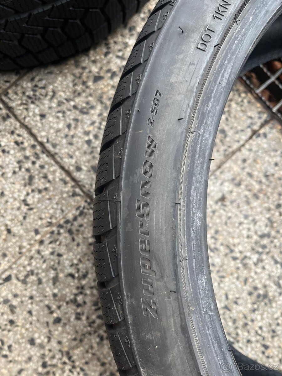 Zimní pneu 255/35/19 - 8