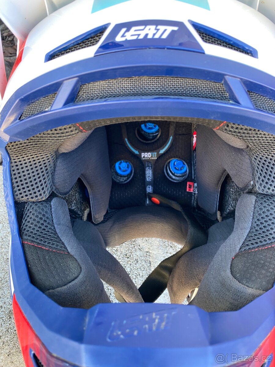 Leatt Moto 8.5 + brýle - 8