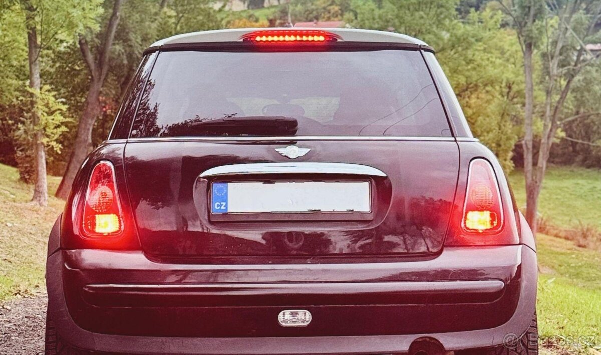Mini COOPER 1.6/85kW, motokára s panoramou a muzikou - 8