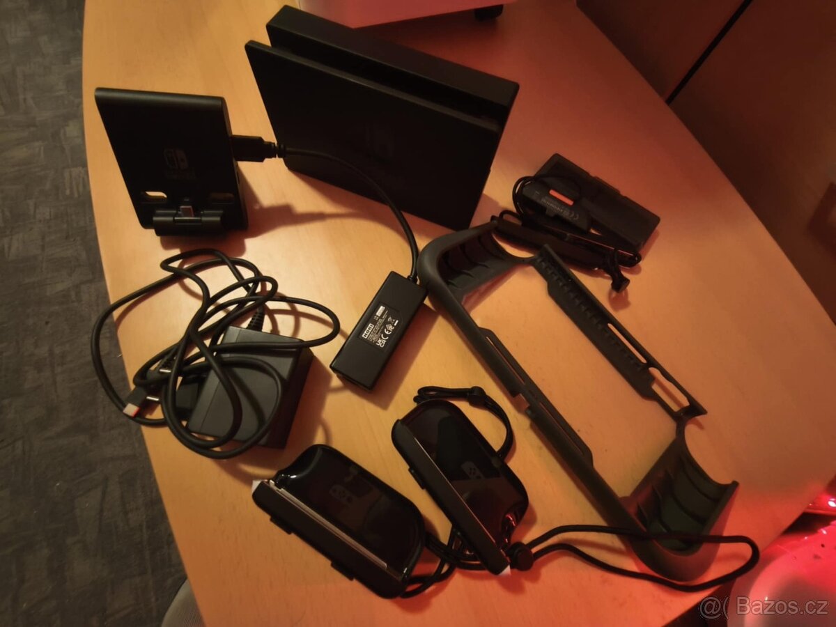 Nintendo Oled včetně příslušenství - 8