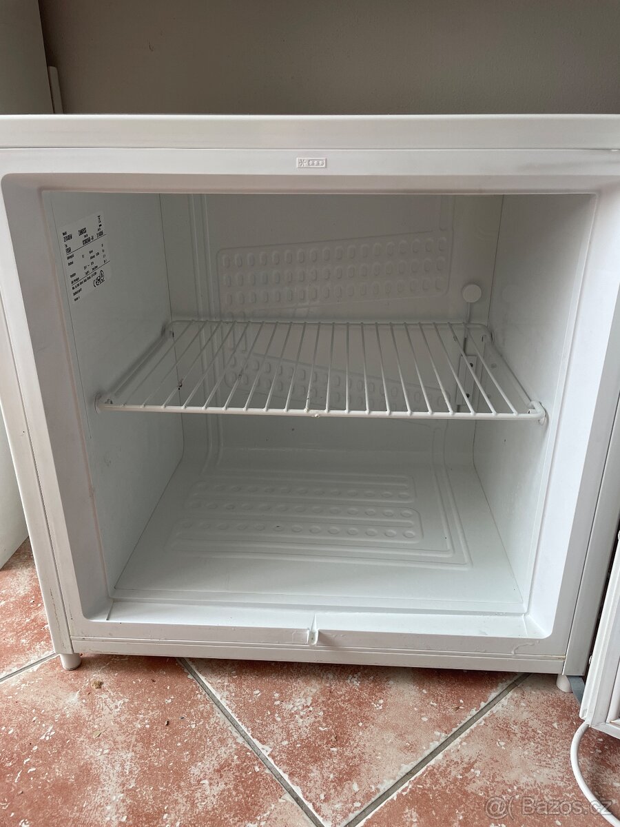 Mrazák Zanussi ZFX405W - 8