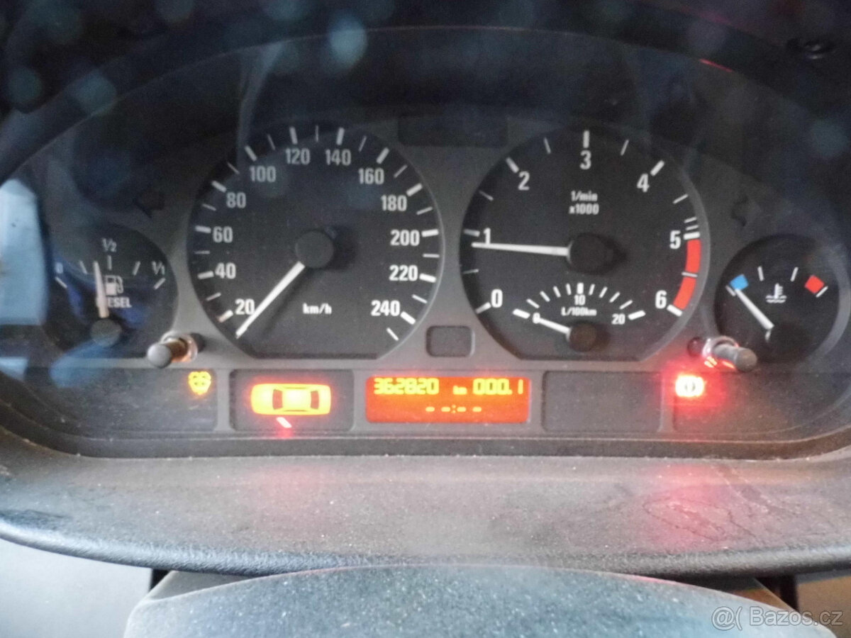 bmw 320D 2004 na opravu nebo díly - 8