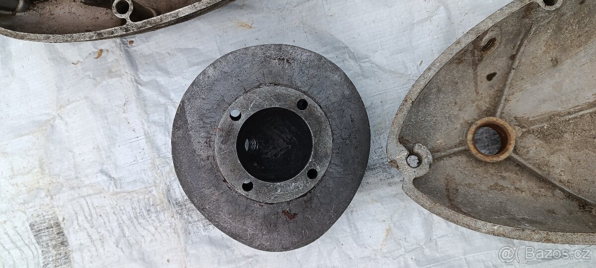 víka motoru Jawa - ČZ - 8