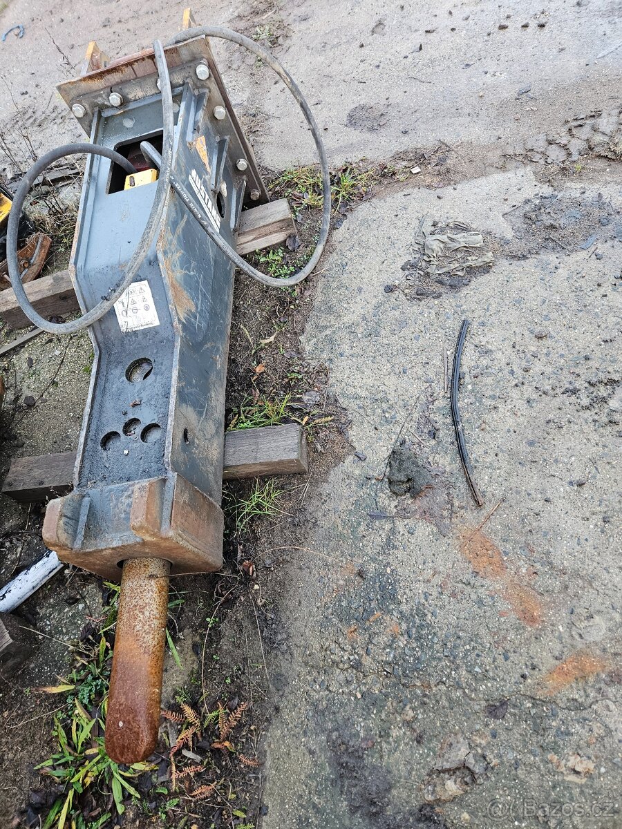 Kolový bagr JCB 145W - 8