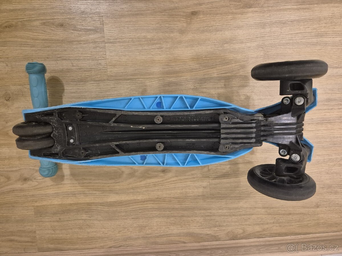 Koloběžka Micro maxi Deluxe skládací - 8