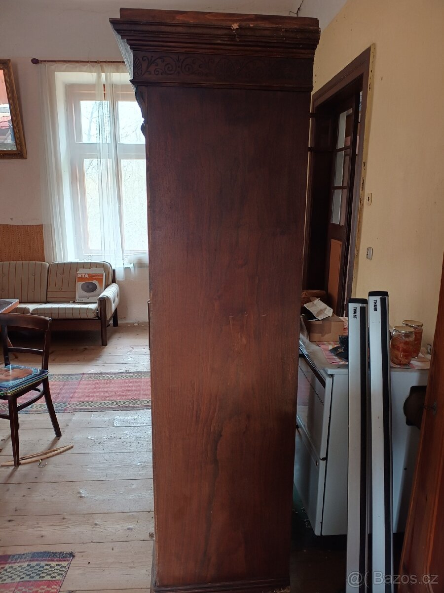 Historická skříň - 8