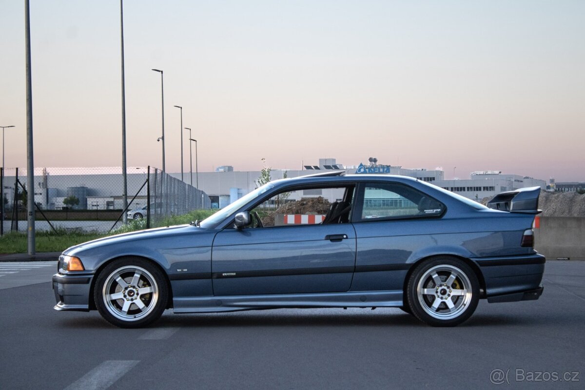 BMW E36 325i coupe - 8