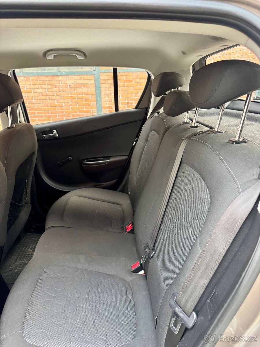 HYUNDAI I20 1.4 CRDI – NÍZKÝ NÁJEZD - 8