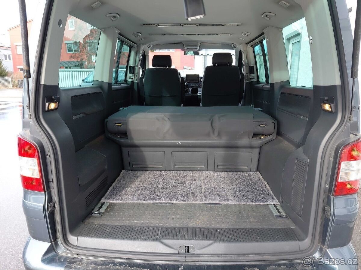 VW Multivan T5 2.5TDi 96kW - 5-Míst - Manuál - tažné - 8
