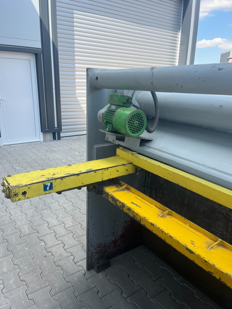 36. Tabulové nůžky NTC 2500/4 - 8