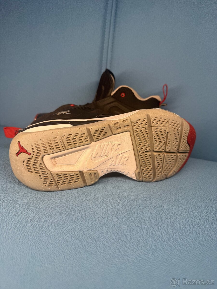 Jordan Loyal 3 - 8