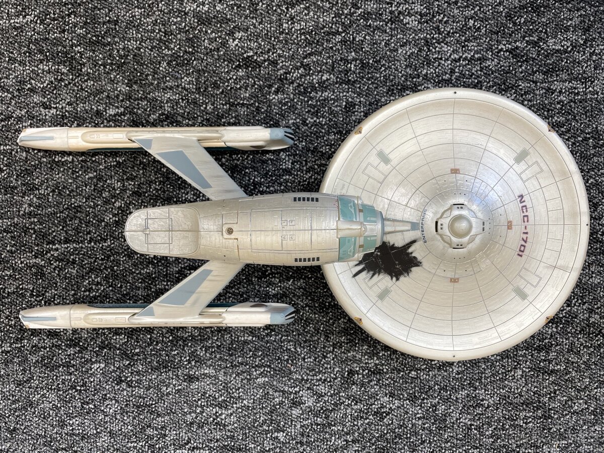 sleva USS Enterprise Diamond Select Khanův hněv - 8