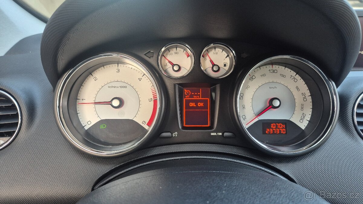 Peugeot 308 SW 2013 - 8