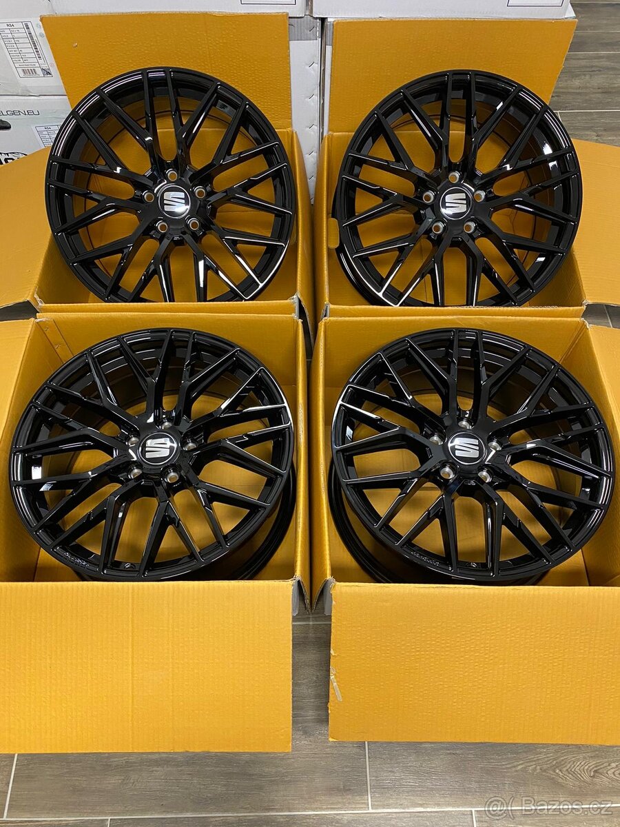 5x112 R18 MAM RS4 Black - 8