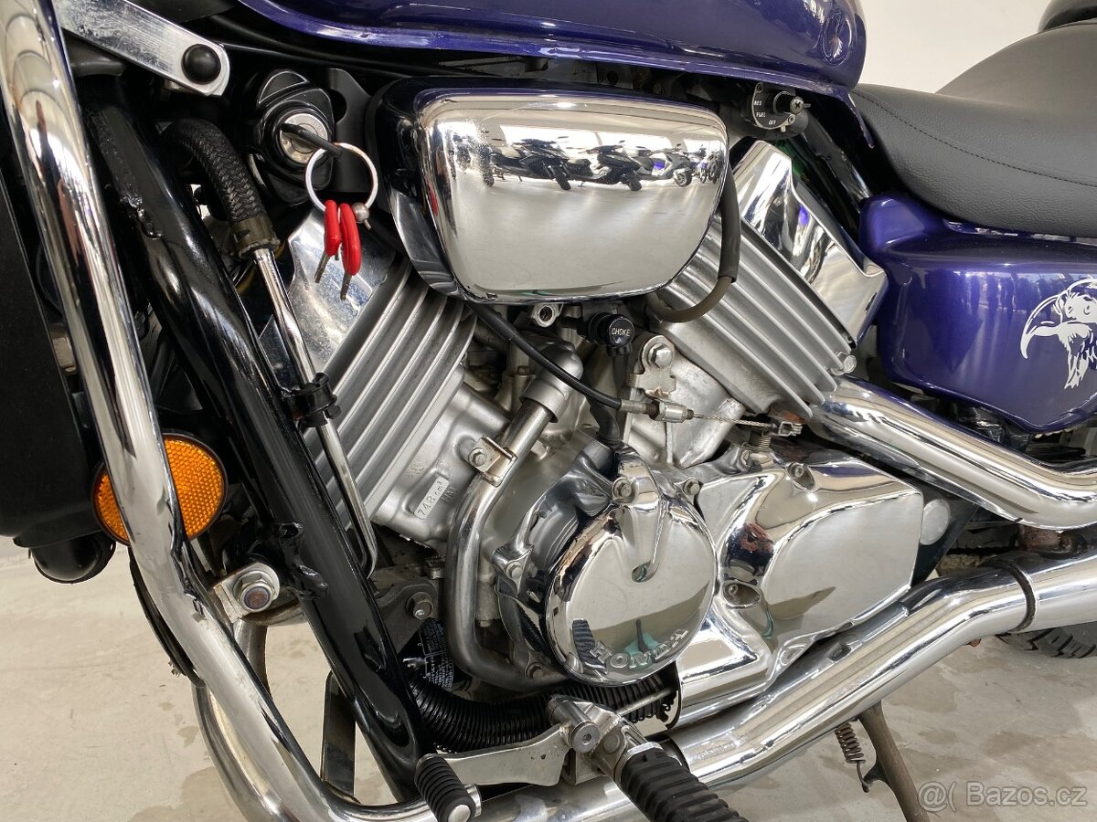 Honda VF 750C Magna - 8