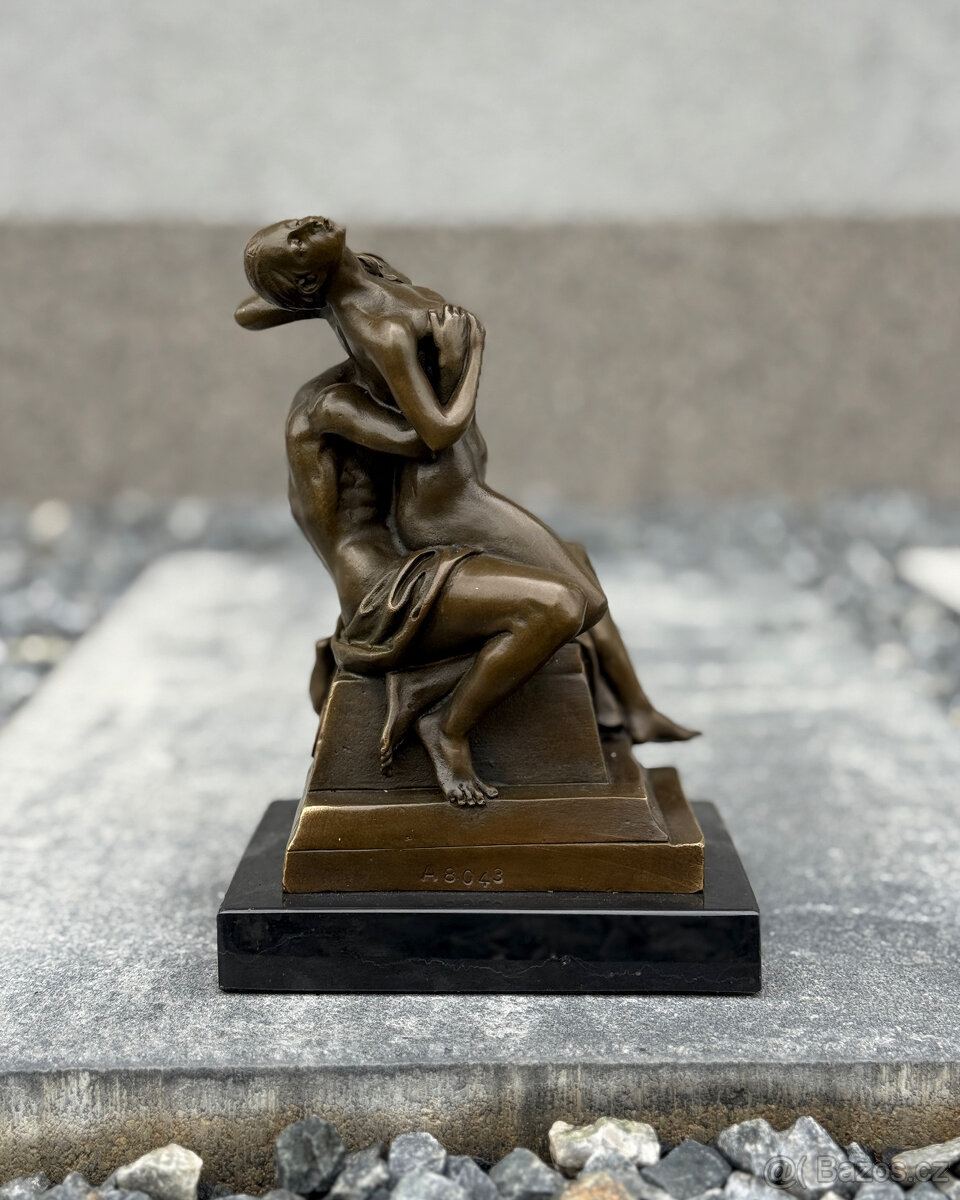 Erotická bronzová socha Obnažený milenecký pár smyslný dekor - 8