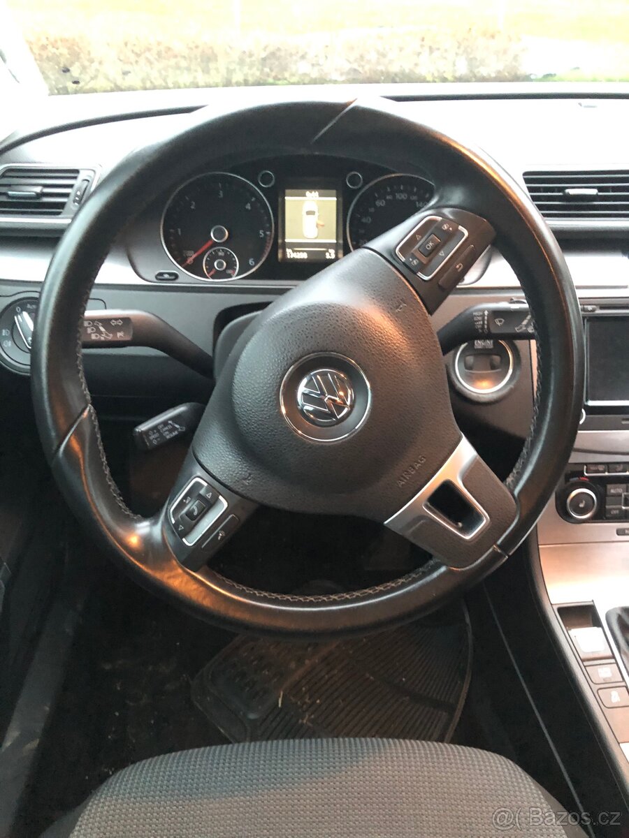 Volkswagen Passat B7 2.0 TDI Combi - 8