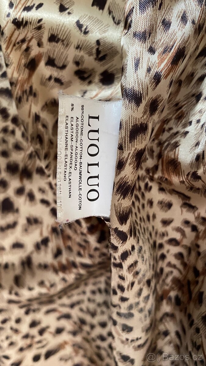 Zimní kabát s kožešinovým límcem - 8