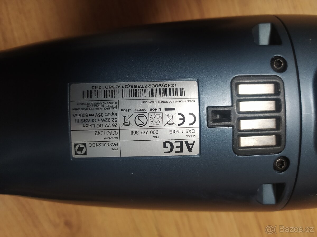 VYSAVAČ AEG 2v1 - 8