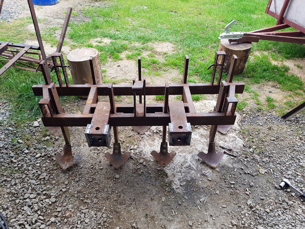 Traktor Avenger 26 ( 26 HP, 4x4) + příslušenství - 8