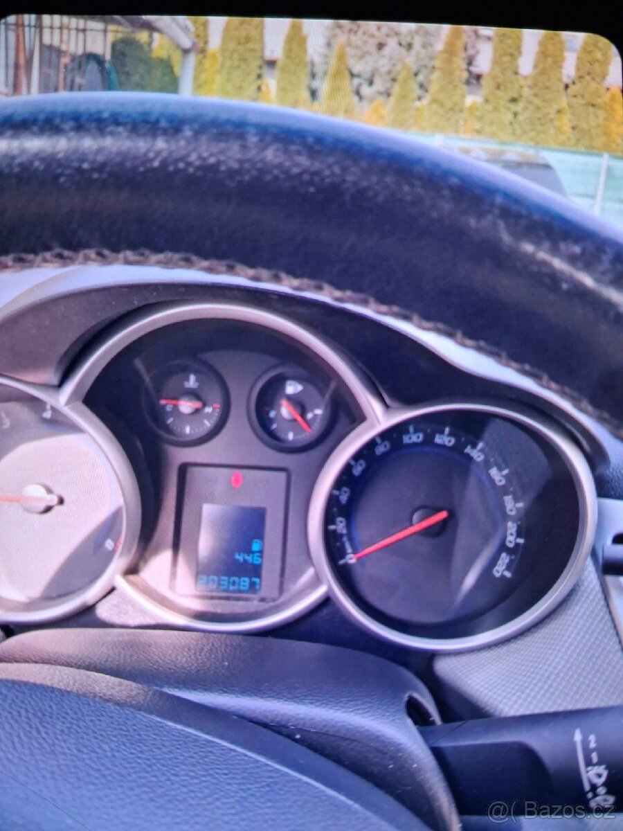 Chevrolet cruze r.v. 2011 - 8