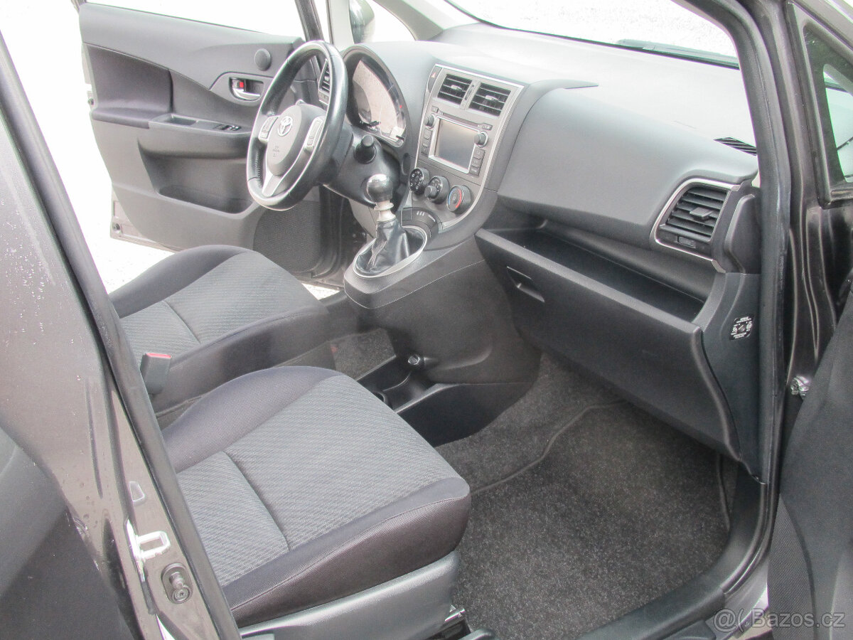 Toyota Verso 1.3 - 8