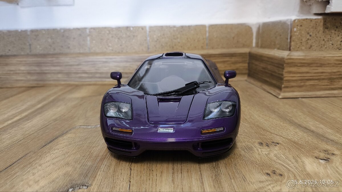Model McLaren F1 1:18 LCD Models - 8