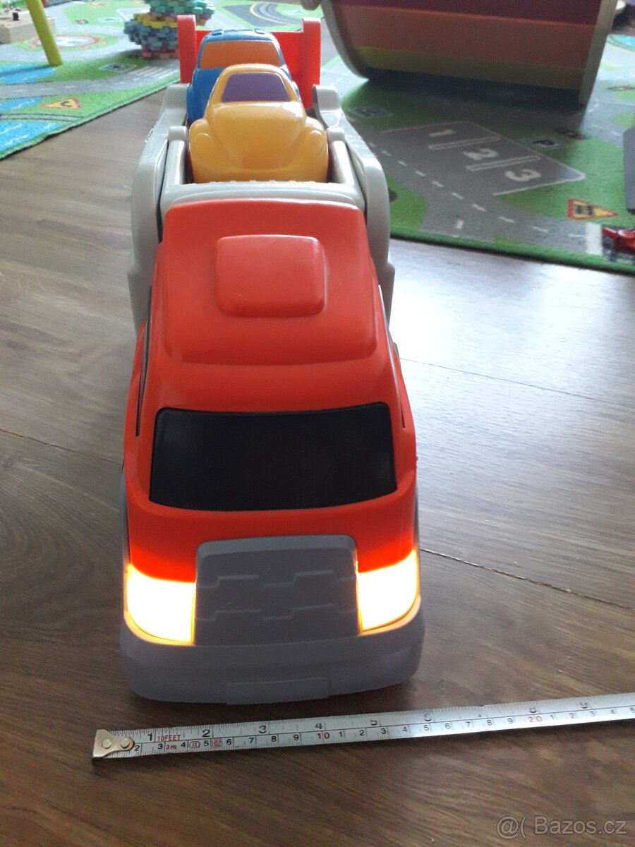 Auto větší cca 40cm/přepravník 4 autíčka - 8