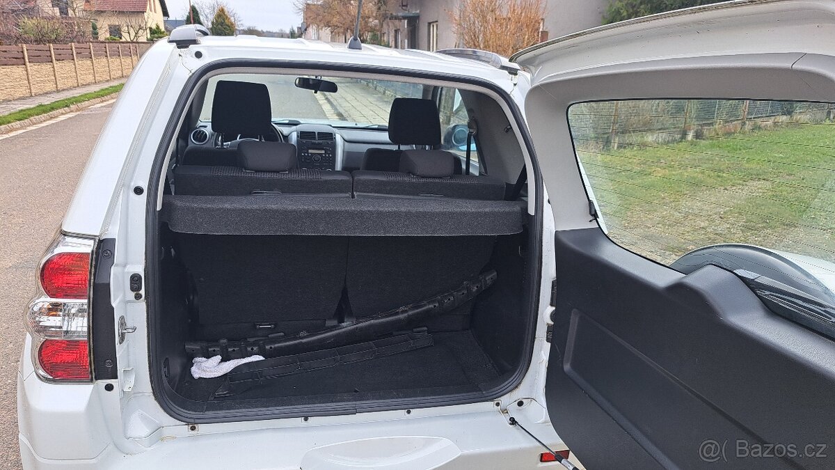 Suzuki Grand Vitara 2.4i Comfort 122kw, automat, 86000 km - 8