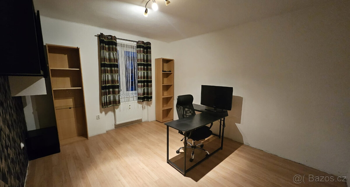 Prodej bytu 3+1, Krnovská, Opava - 8