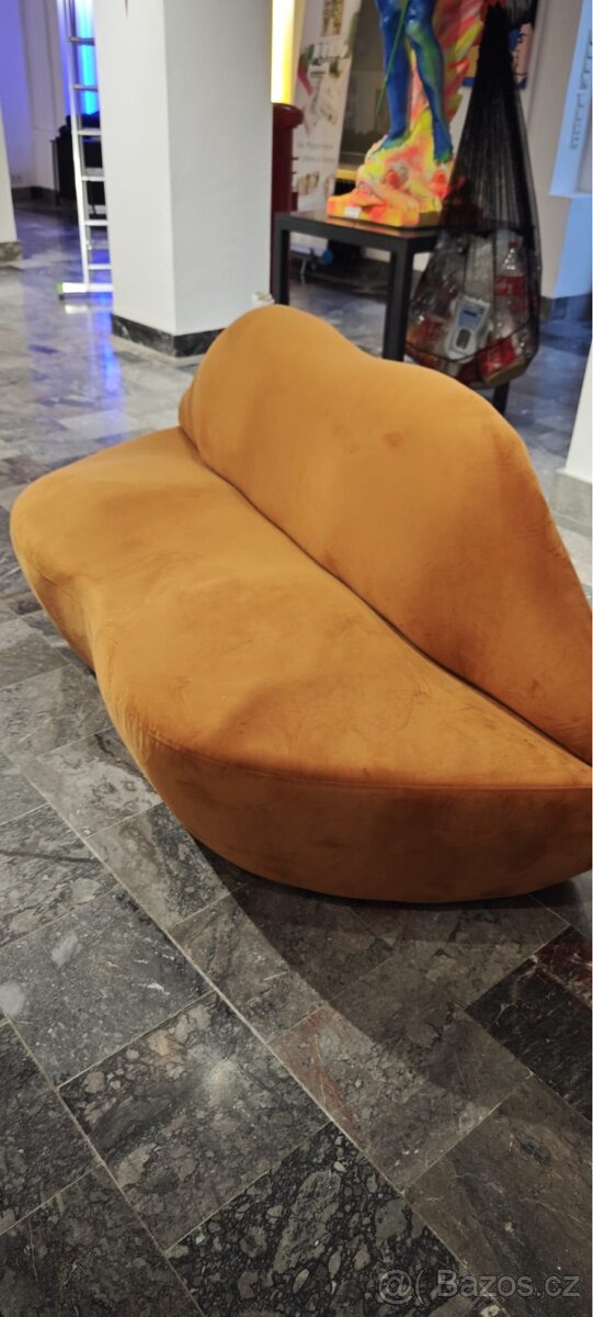 Sedacky ve tvaru pusinek - 8