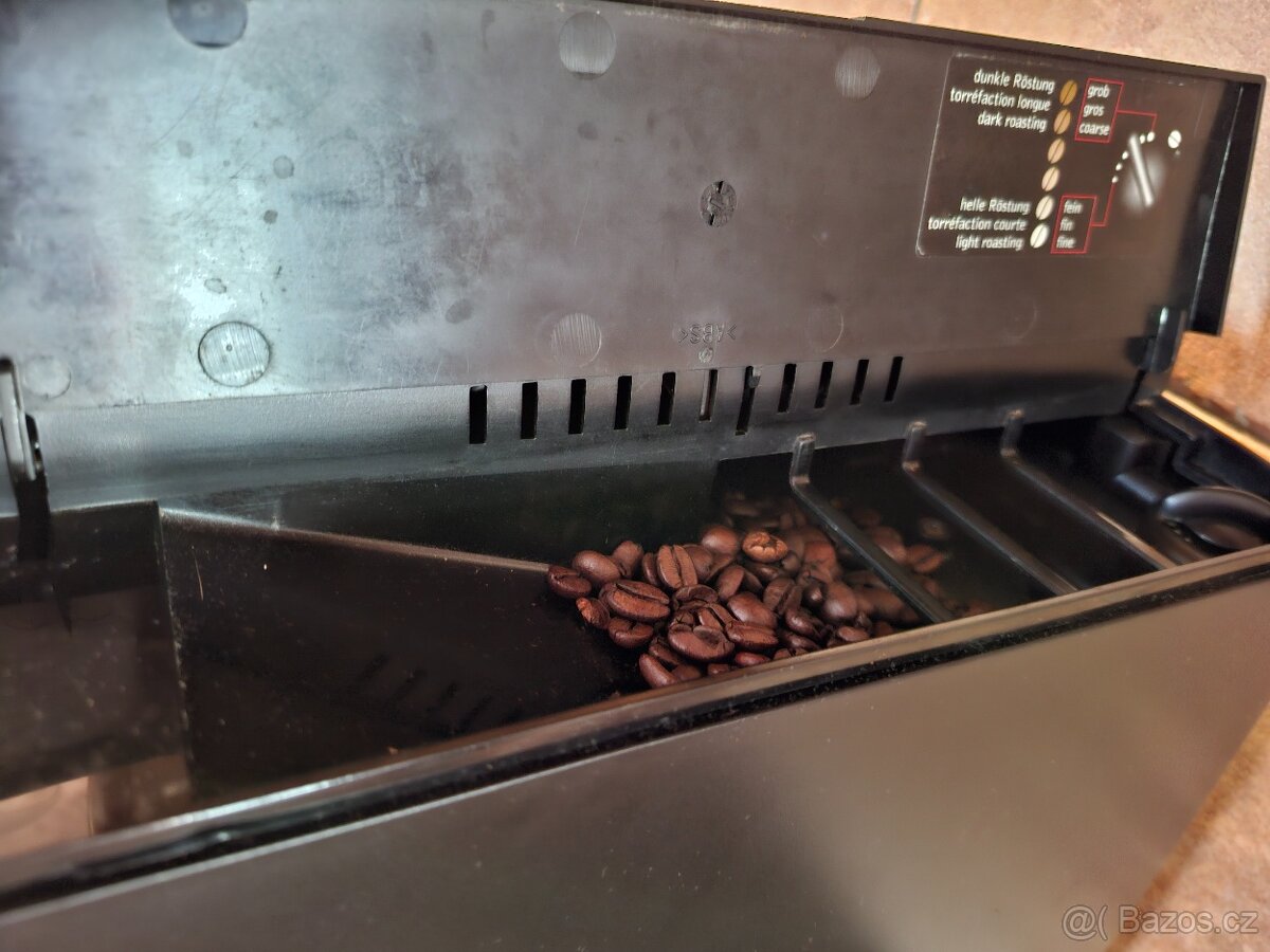 PRODÁM AUTOMATICKÝ KÁVOVAR ŠVÝCARSKÉ ZN. JURA IMPRESSA F90 - 8