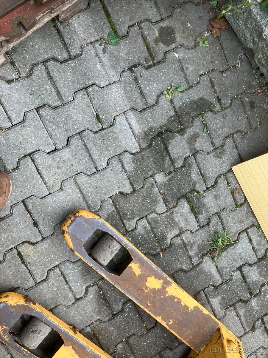 Otočný strojní svěrák 160mm - 8