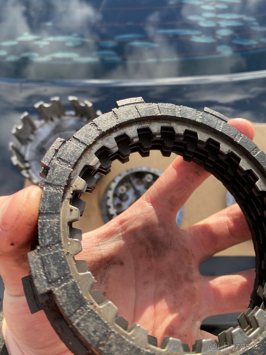 Spojka Yamaha dt 125 - 8