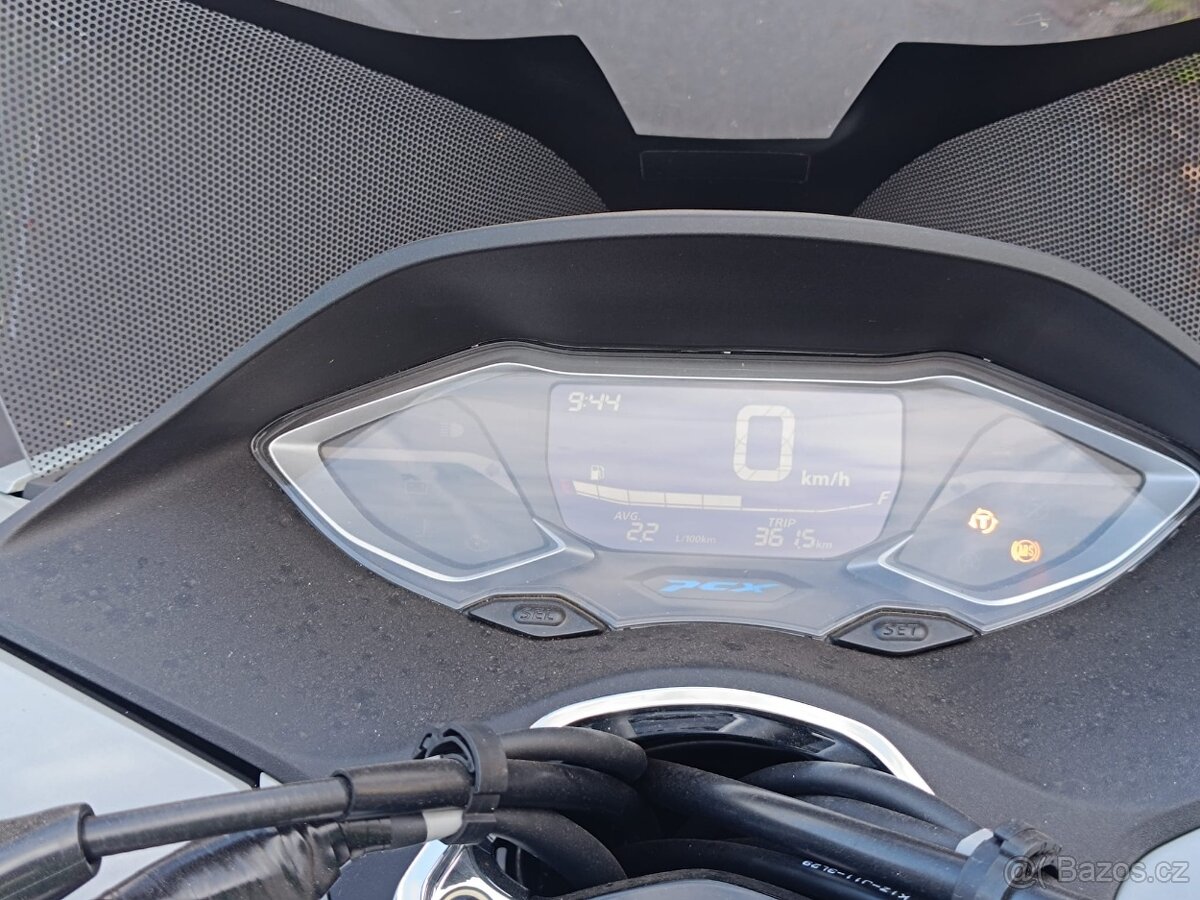 Skútr Honda PCX 125cm³ - 8