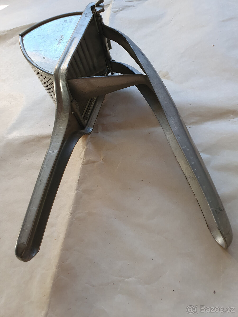 Kuchyšké pomůcky - 8