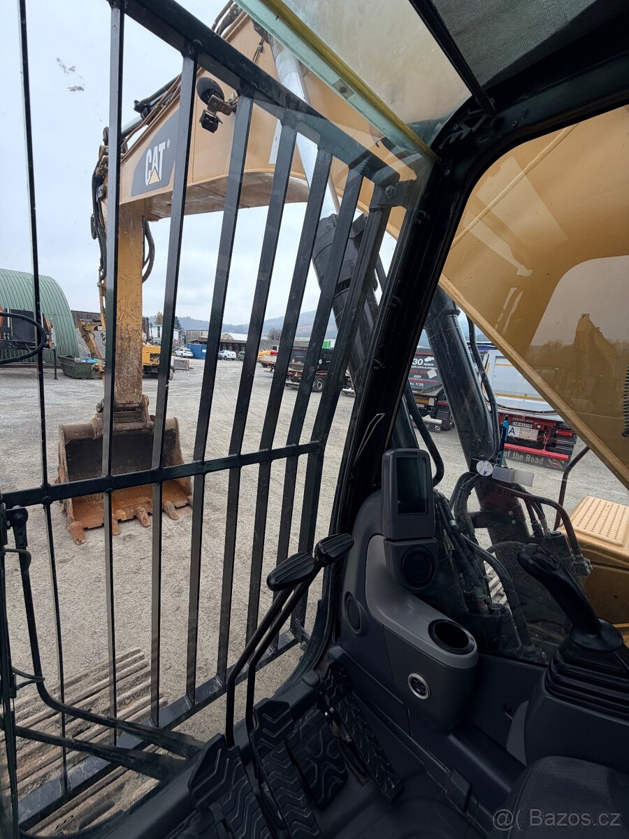 Pásové rýpadlo/bager Caterpillar 329D 30t - 8